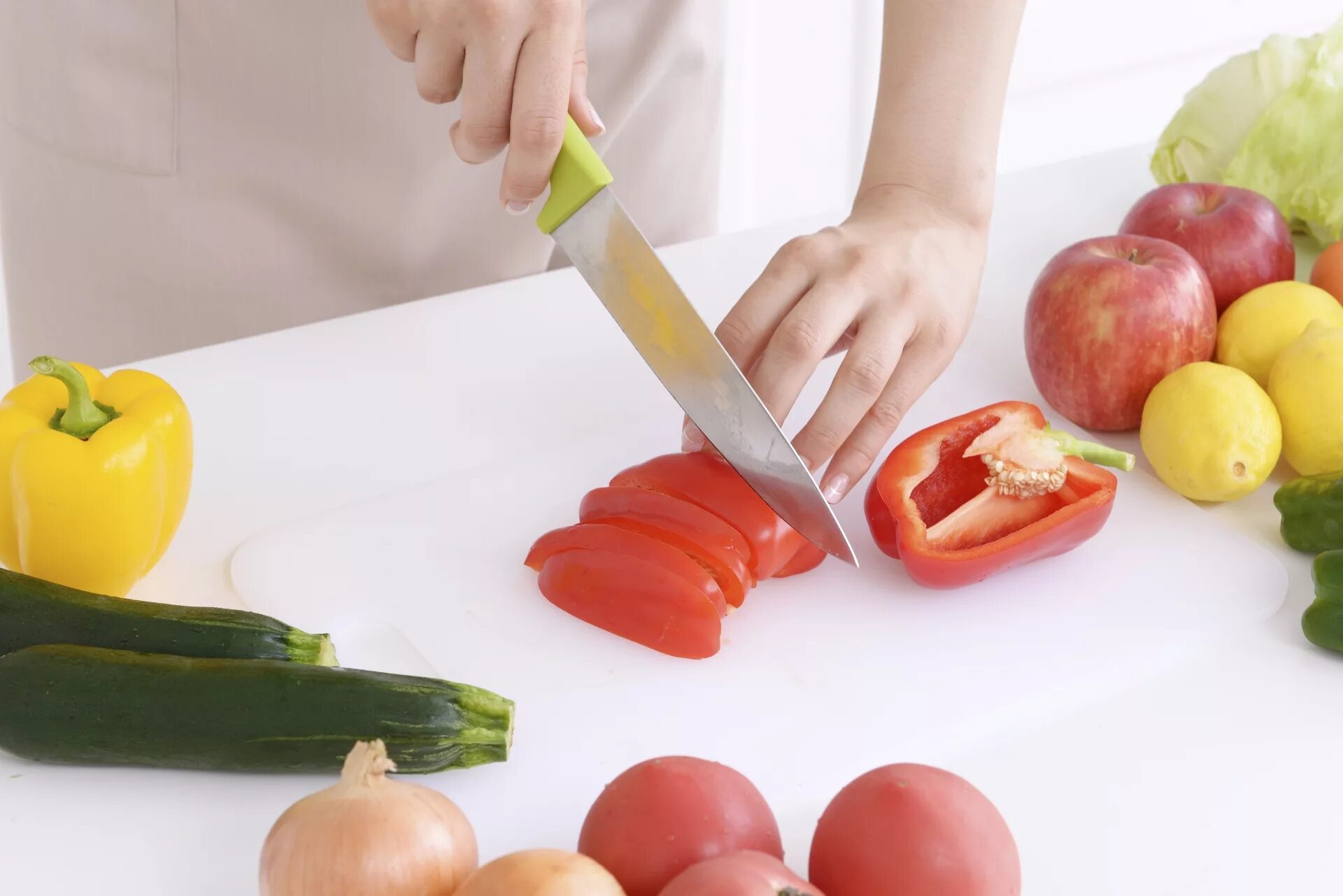 Cut vegetables. Резка овощей на одной доске повара. Cutting Vegetables. Knife game_ Fruit & Vegetable.