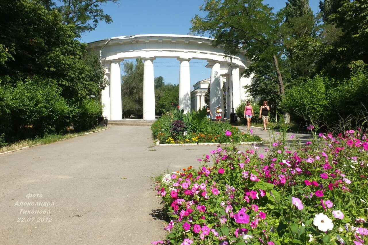 парк цимлянск ростовская. цимлянский город ростовская область. город работ цимлянск. цимлянск площади. обелиск цимлянск.