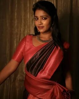 உன் இடுப்ப பாத்தாலே மூடு தெறிக்குது!...மறைக்காம காட்டும் சீரியல் நடிகை. 