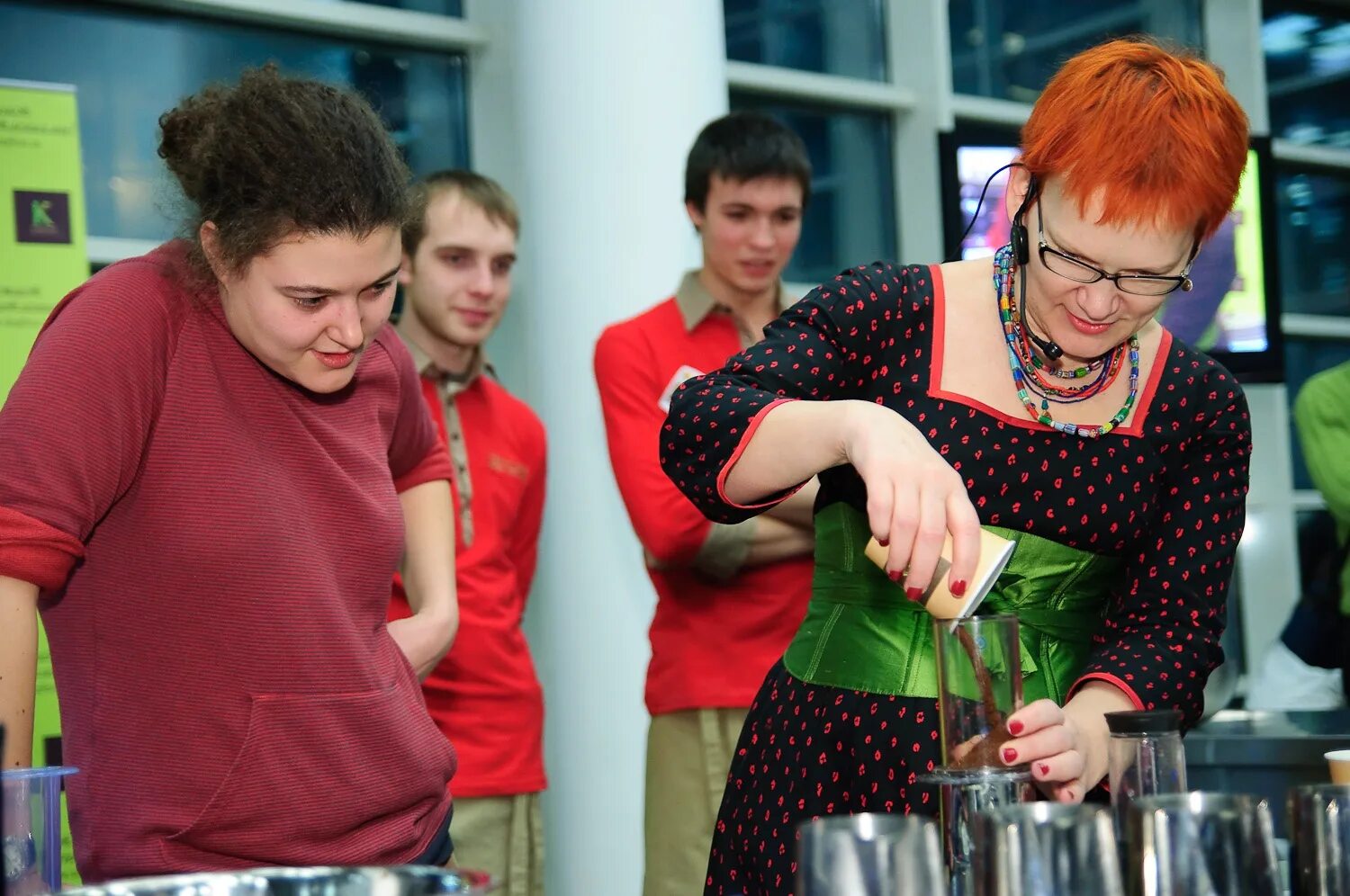 бариста девушка. новости про кофе. Coffee новости. Coffee stories воронеж. сергей блинников кофе.