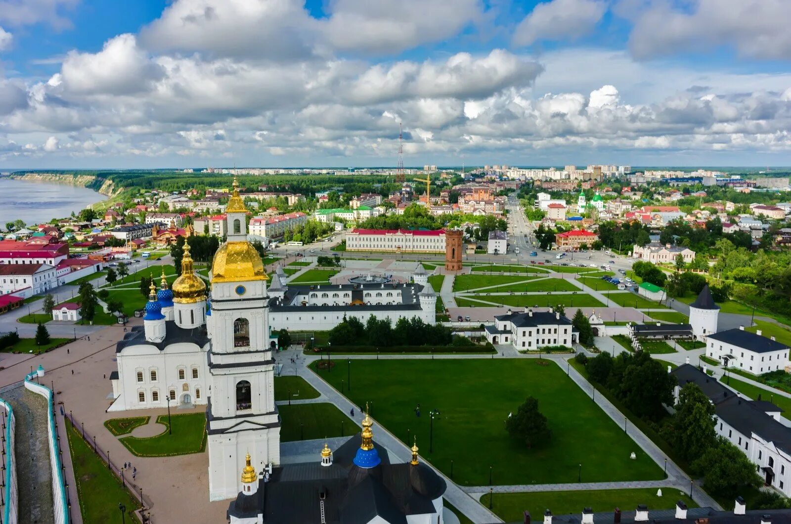 Тобольск через тюмень. Кремля тобольск сверху. тобольск вид с кремля. тобольский кремль сверху. тобольский кремль с высоты.