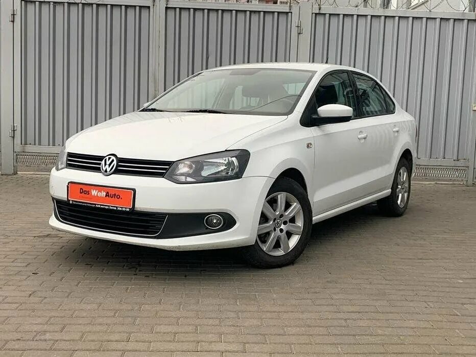 Купить фольксваген поло седан 2014. Volkswagen Polo 1.6 МТ. Volkswagen Polo 1.6 белая. Volkswagen Polo v 1.6 MT. Volkswagen Polo 1.4 МТ, 2007,.