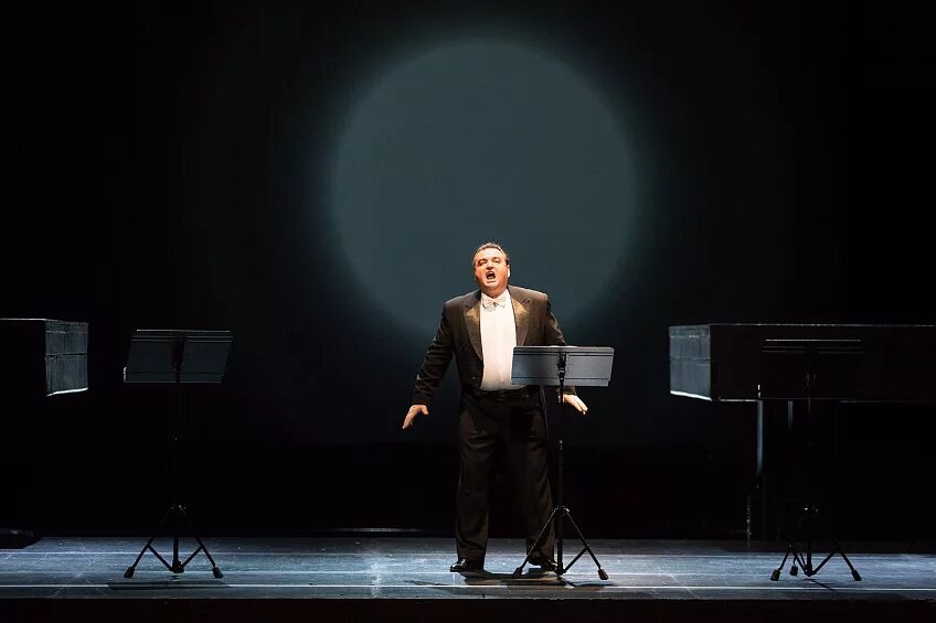 итальянец дирижер мариинского театра. успех оперы. игорь барбаков мариинский театр. новая опера колобова. василий ладюк, баритон.