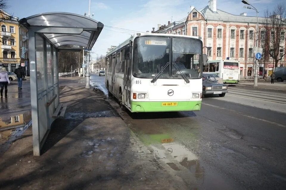 Валидатор фото. Информирование пассажиров псков. Псков пассажир. Ношение масок в общественных местах в тульской области 2021 год. Автобусный парк псков.