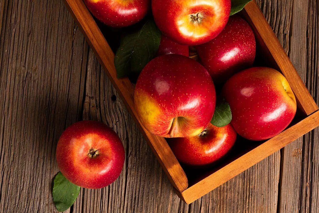 Влияет ли сорт яблок на засушивание. Яблоки премиум. Сочное яблоко. Яблоки превосходные. Яблоко превосходное фото.