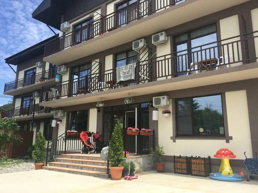 Пансионат греция головинка. Пансионат лазурный головинка. Ламоре отель лазаревское. Сочи головинка отель лазурный. Головинка отели.