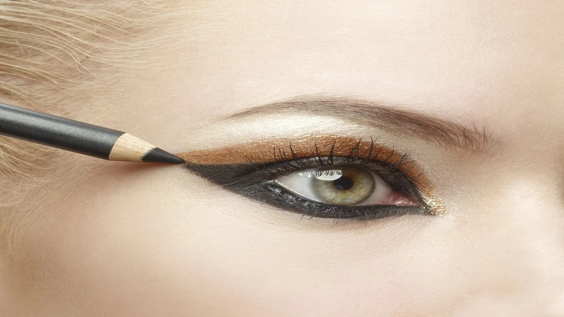 Color eyeliner. Айлайнер / Eyeliner. Накрашенные глаза подводкой. Макияж глаз карандашом. Красивые стрелки карандашом.