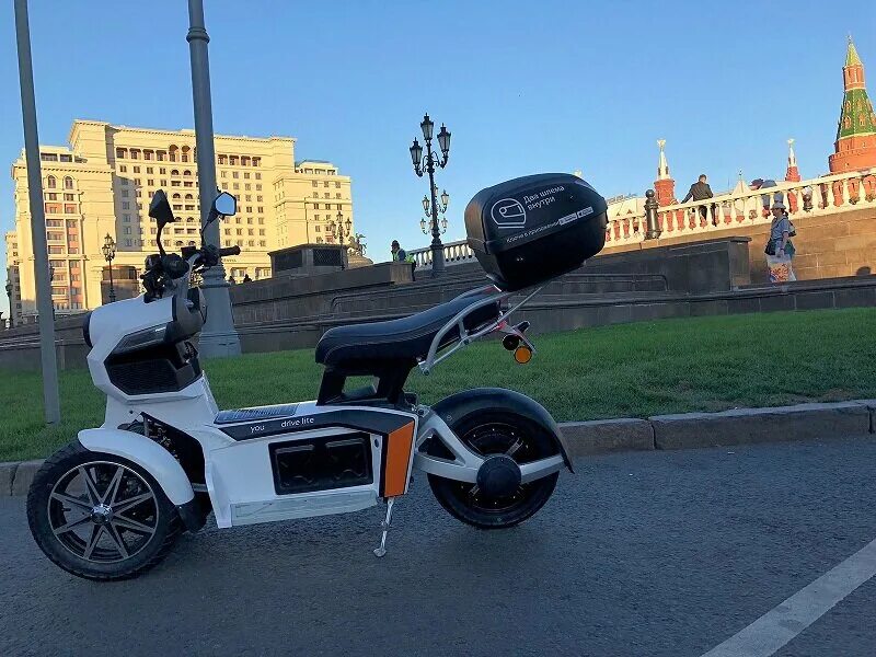 Мопед. Мопед москва. Мотошеринг. Трёхместный скутеры напрокат в турции рядом с отлеми и проминадами. Мотошеринг.