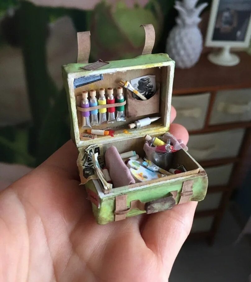 Fill in miniature artistic box. Миниатюрный чемодан. Миниатюрный чемодан для кукол. Идеи для миниатюр. Хобби чемодан для миниатюр.