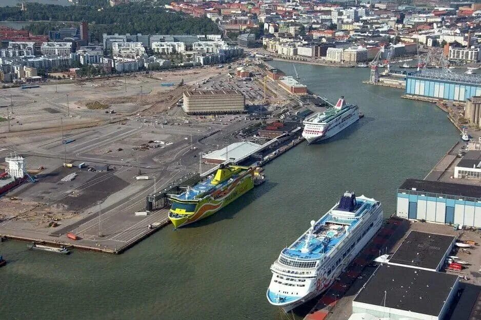 Запад терминал. Морской порт Хельсинки. Южный порт Хельсинки. Морской вокзал Хельсинки. Речной порт Хельсинки.