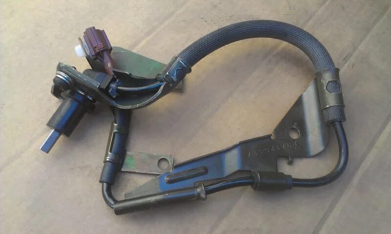 Датчик абс передний левый фронтера б. Опель фронтера абс. Датчик abs opel frontera b. Astra g z18xe 2004 датчик абс передний правый. Опель фронтера абс.