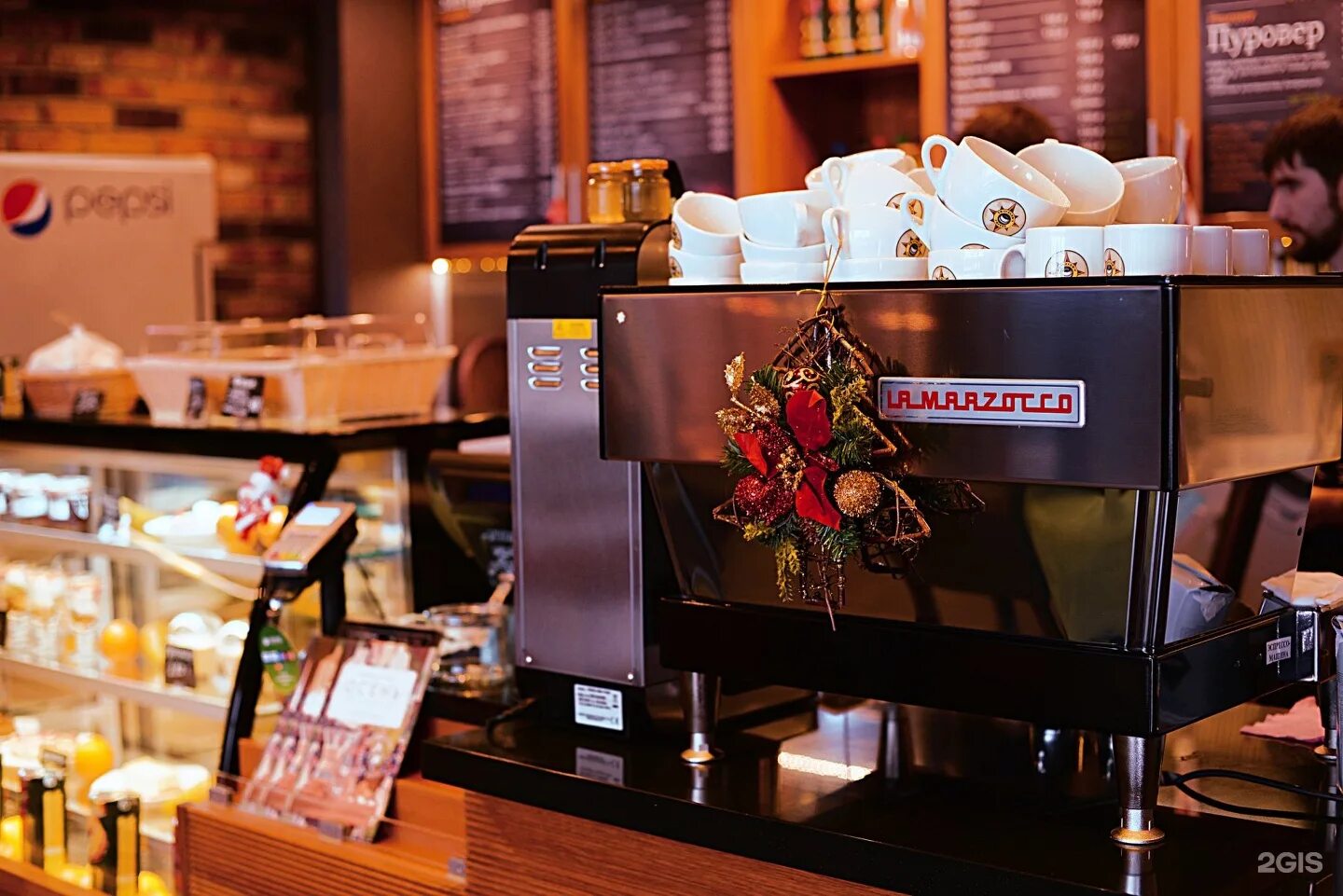 Кофейня сочи. Coffeeshop адлер. Вьюрок сочи кофейня. Сюрреалист кофейня сочи. Кофейня сочи.