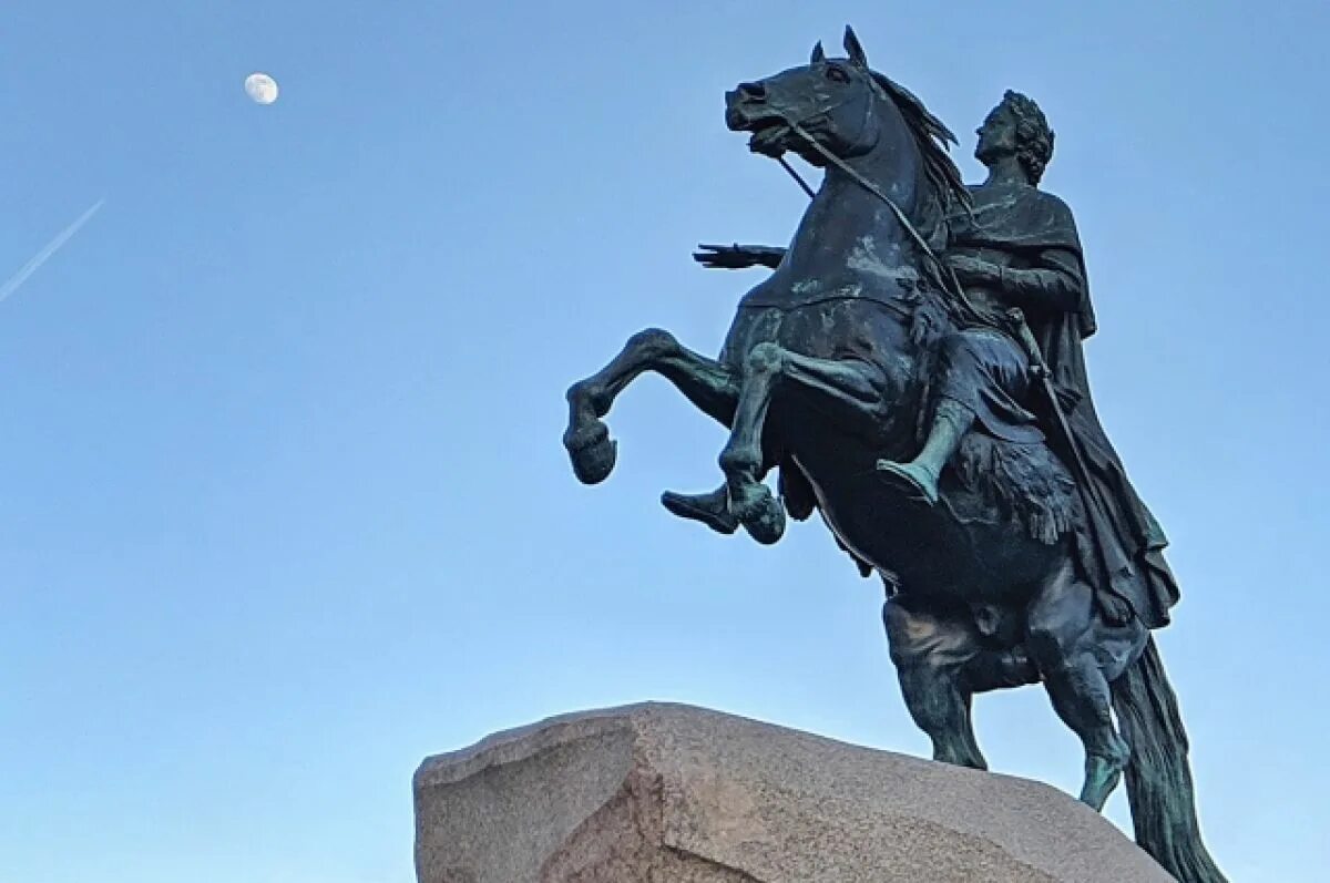 медный всадник презентация. памятник петру i петропавловская крепость медный всадник. пушкина «медный всадник». почему медный всадник назван медным. анализ скульптуры медный всадник.