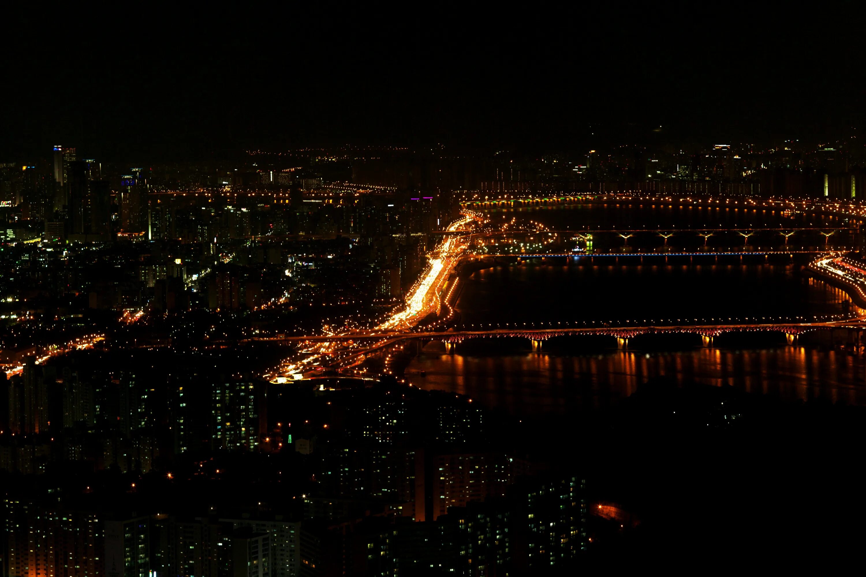 Красивый вид ночью. Ночной город Сеул Южная Корея. Южная Корея Сеул ночной вид. Ночной Сеул Южная Корея вид с самолёта. Ночь Сеул Корея.