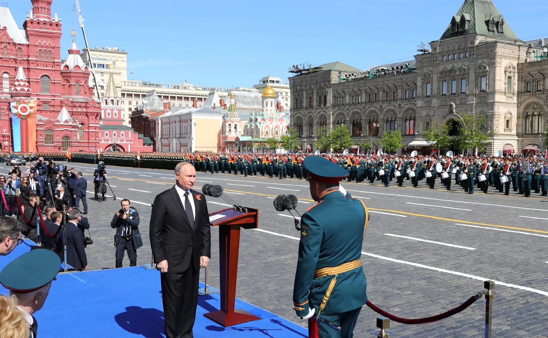 Где парад победы в москве. Парад Победы в Москве на красной площади 9 мая. Парад Победы Москва Путин красная площадь. Парад в Москве 2018 год. Путин Владимир Владимирович на параде.