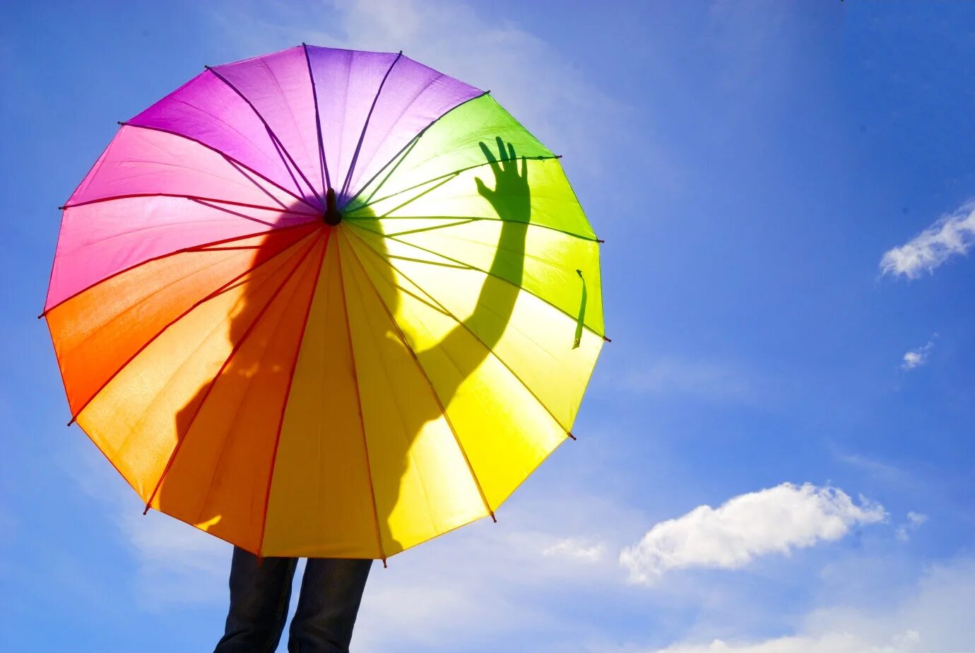 Разноцветные зонтики. Зонтики яркие. Летний зонт. Радужный зонт. Яркий зонтик