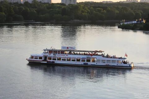 Теплоход сегодня москва река
