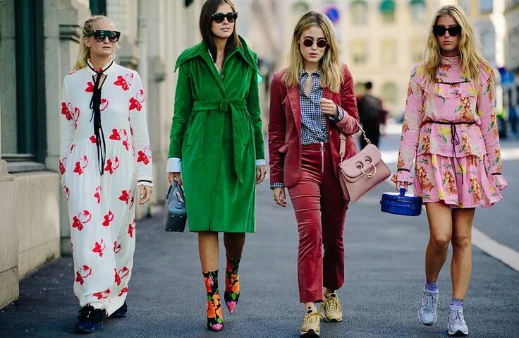 Chanel Fashion, 2020 fashion show, Pink jacket