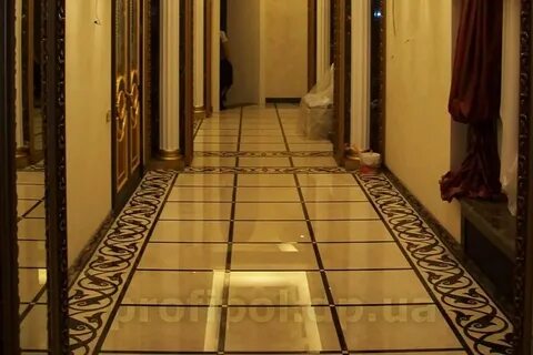 Кафель в коридоре на полу