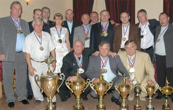 балашихинский клуб спортивных голубей. балашихинский клуб спортивных голубей. хоккейная команда балашиха. спортзал ссср балашиха. балашиха разина 2.