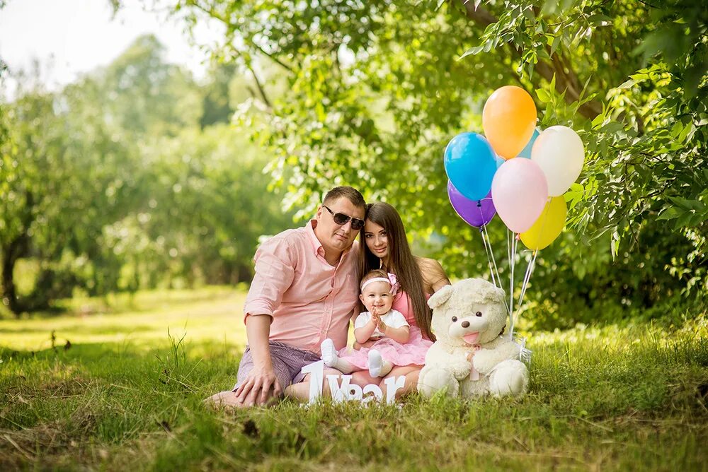 Семейная фотосессия. Фотосессия с малышом на природе. Фотосессия на годик. Семейная фотосессия на 1 годик. Первый семейный день