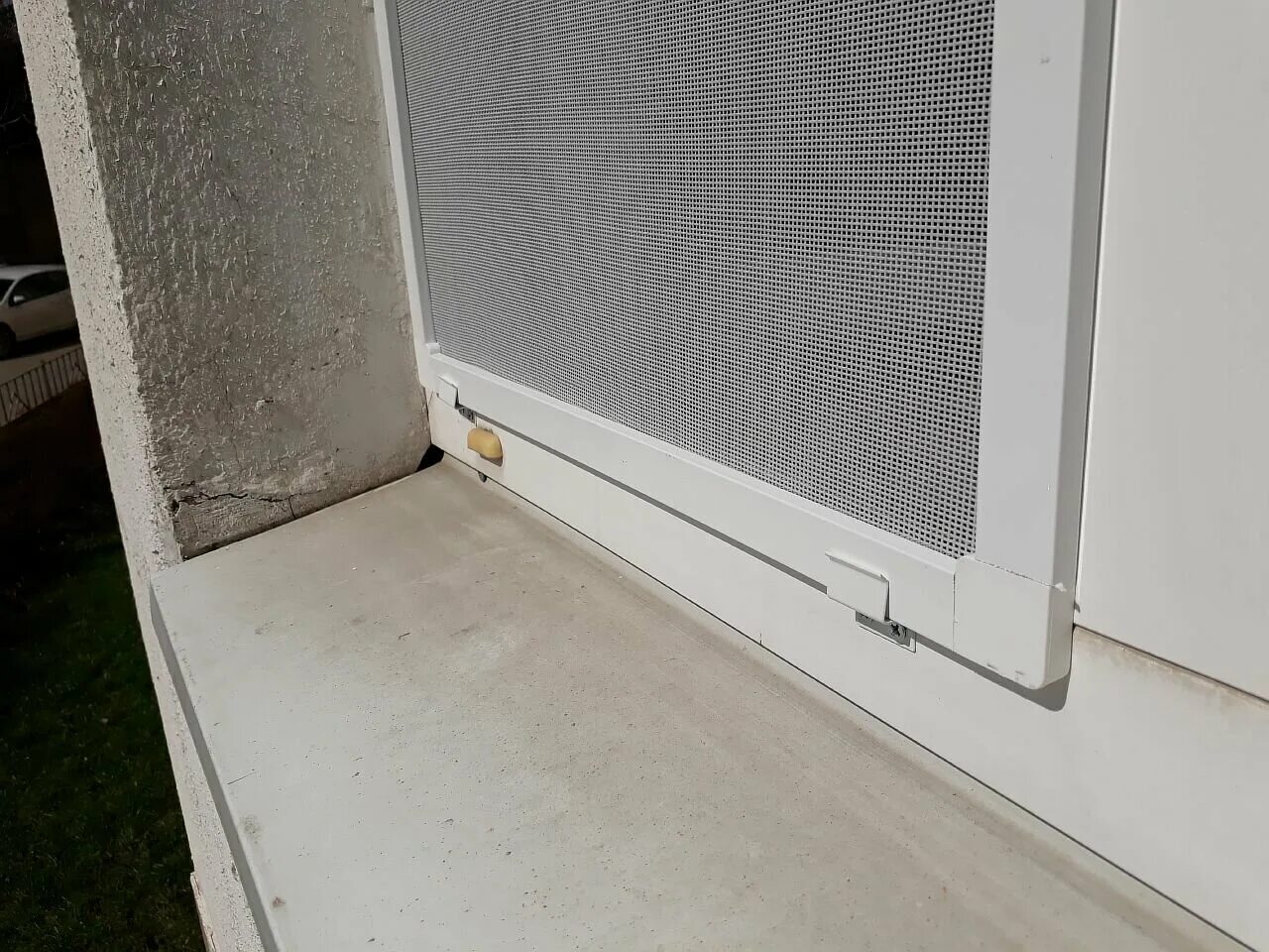 Противомоскитная оконная сетка ultima. Москитная сетка на пластиковые окна. Москитная сетка vsn. Сетка штифтовая москитная внутренняя. Сетка в бампер универсальная.