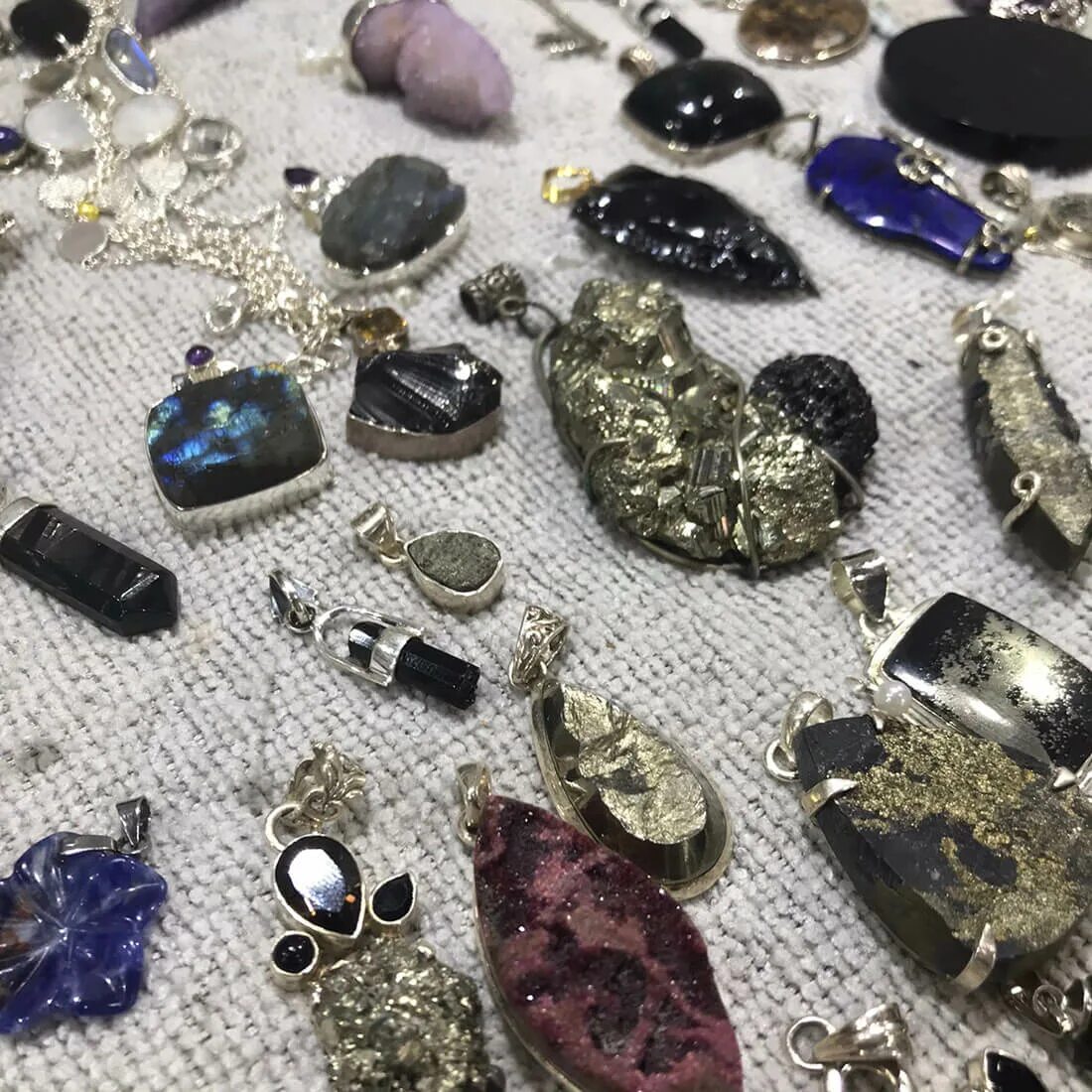 берри самоцветов самоцветов. выставка блеск самоцветов. выставка камней в ростове на дону блеск самоцветов. выставка камней в ростове. вднх самоцветный развал.