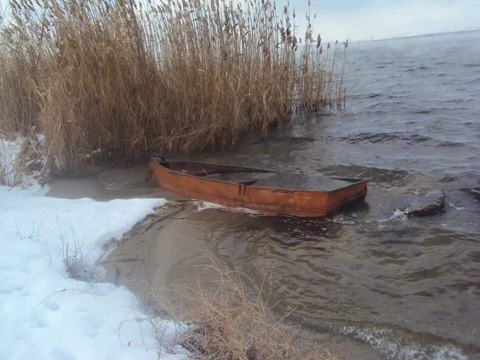 Катер тонет. На лодке в половодье. Грузинский флот в поти. Плавучий док в южной бухте севастополя. Лодка.