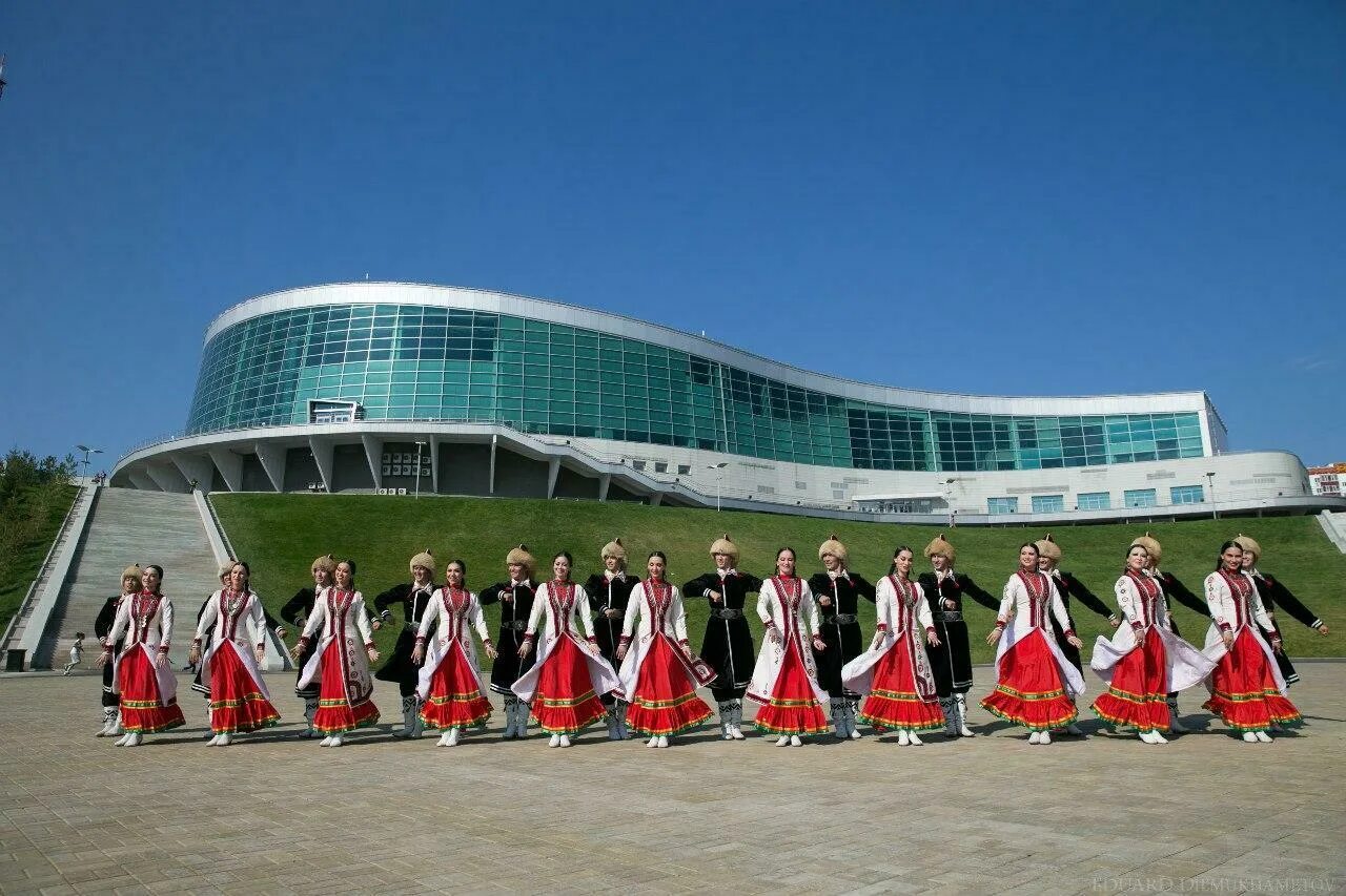 Файзи гаскарова уфа. Ансамбль Файзи Гаскарова. Танцы ансамбля Файзи Гаскарова. Ансамбль народного танца имени Файзи Гаскарова. Ансамбль Файзи Гаскарова Уфа.