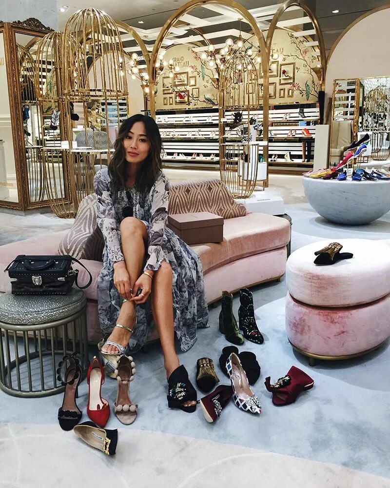 Блогер дубай. Стиль Эйми Сонг. Блоггеры в Дубае. Мода в Дубае. Дубайская обувь.
