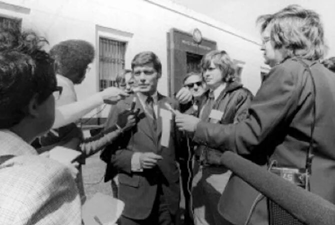 Получивший огромную известность обнаруженные в 1956. Большой кремлевский клад 1988. Уолтер кронкайт. Получивший огромную известность обнаруженные в 1956. Fort knox.