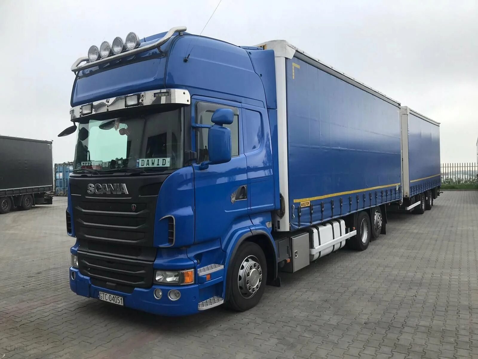 Мерседес актрос сцепка 120 кубов. Сцепка 120 м3 daf 105. Фура сцепка 120 м3. Вольво тандем 120 кубов. Мерседес атего 10т.