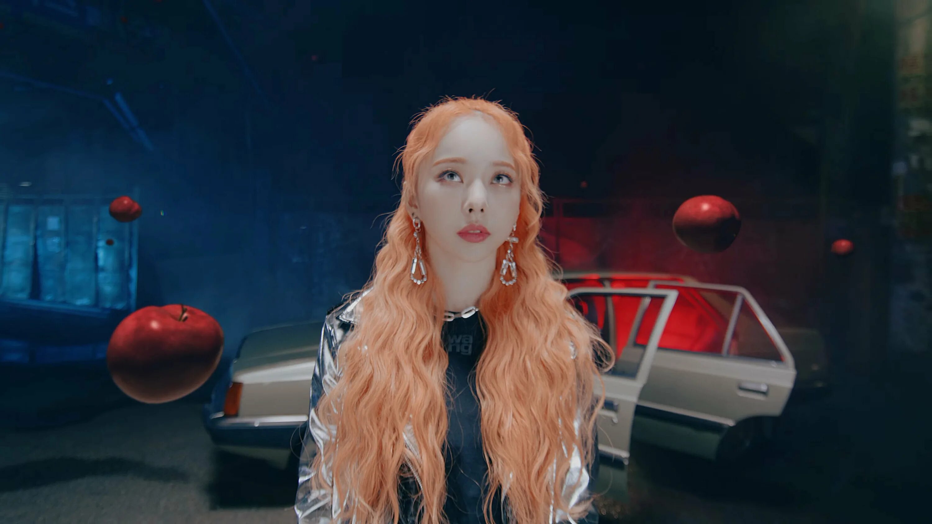 Why not loona. Loona mv. loona why not mv. виви из loona 2025 год. loona why not album.