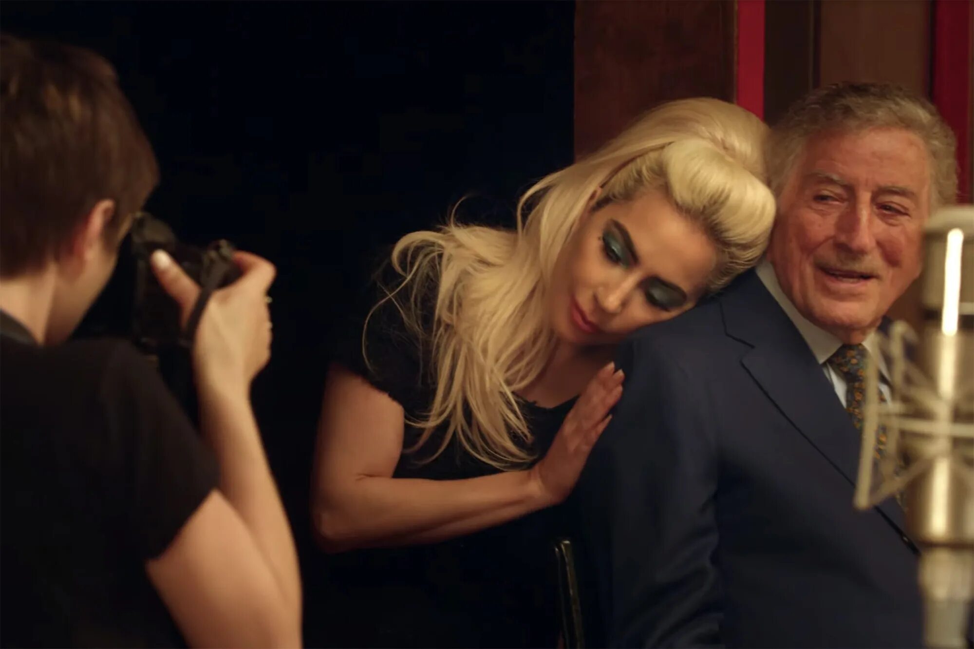 Tony bennett lady gaga. Tony bennett lady gaga. Tony bennett 2022. Певец tony и севиль. Тони беннетт и леди.