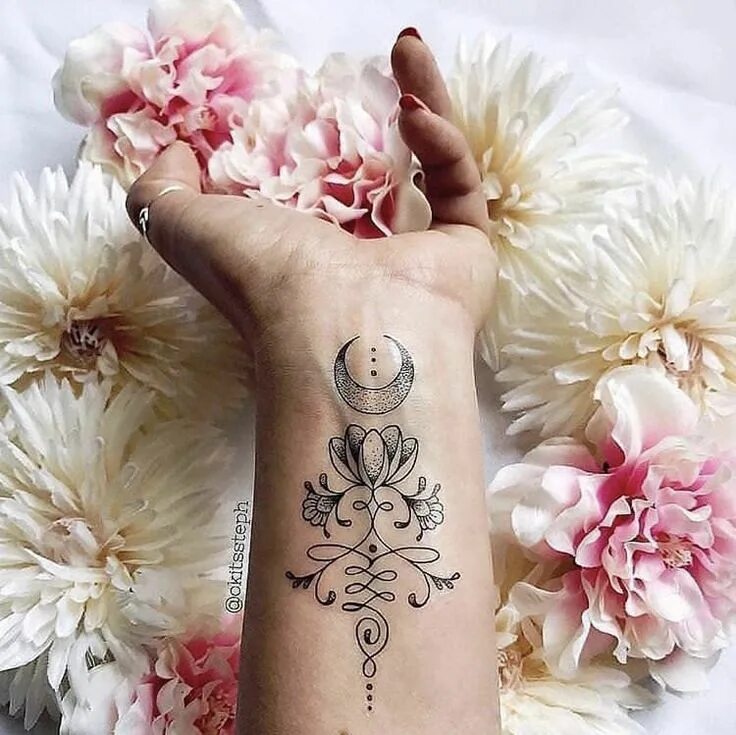 A L E X B A W N * on Instagram: "Healed on Laura ! Thanks for the photo ✨ #tatto