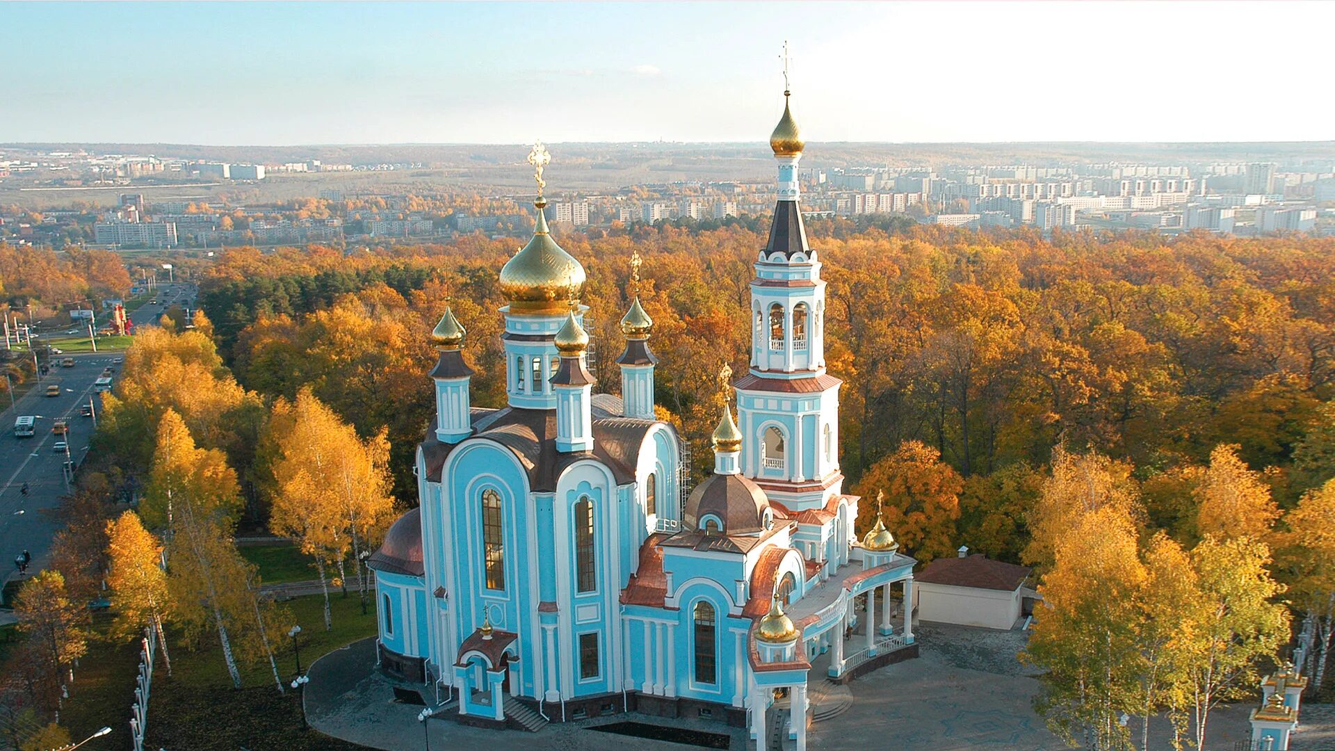 Храм в городе. Храм ставрополь владимирский собор. Храм в городе. Храм в городе. Воронеж.
