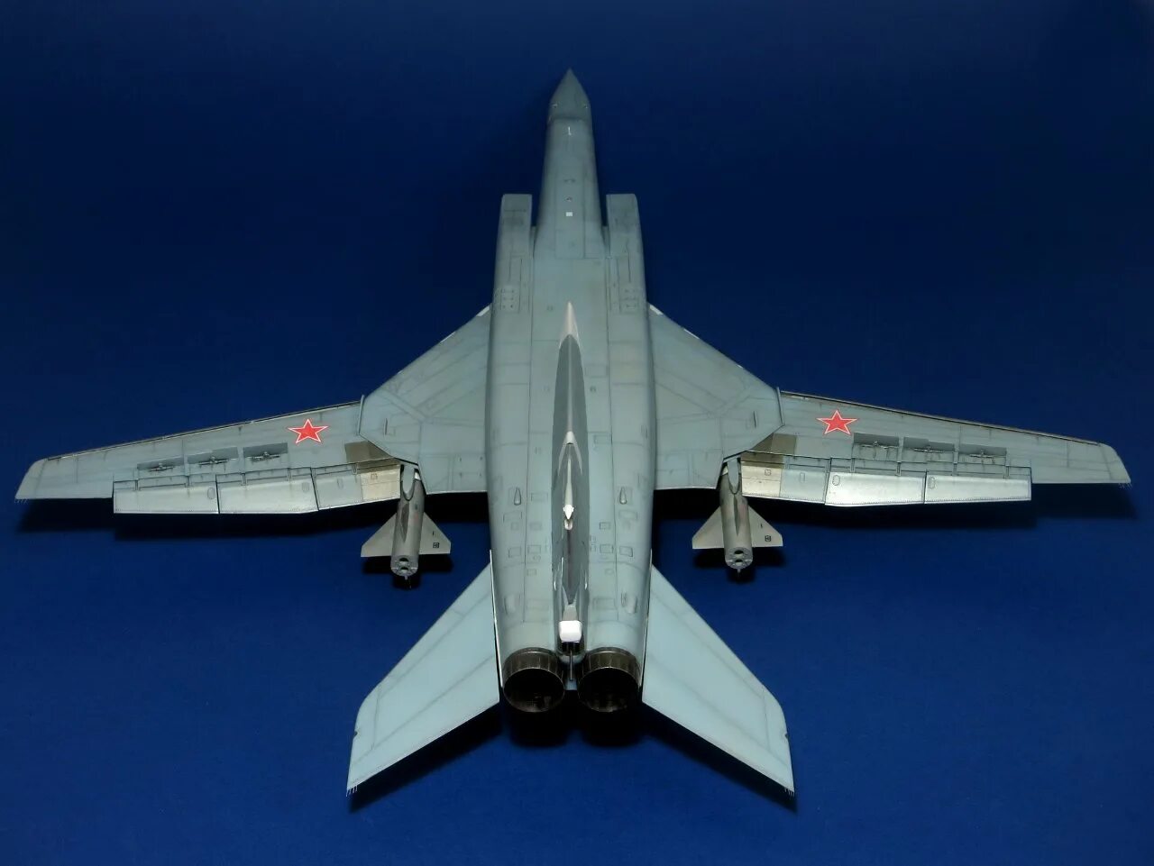 Модель ту 22м3. Ту-22м3 трумпетер 172. ту-22м3 172 trumpeter. ту-22м2 172 trumpeter. модель ту-22м3 трумпетер.