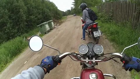 Том на мопеде