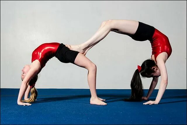 Акробатическое гимнастическое упражнение. Гимнастические элементы. Гимнастические элементы легкие. Гимнастические движения для детей. Акробатические элементы.