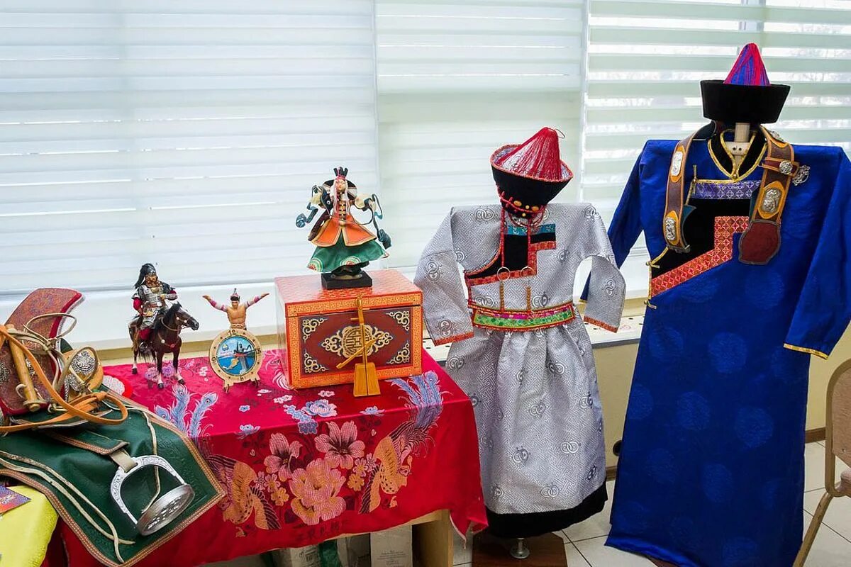 Поделки на сагаалган. Бурятский национальный костюм на сагаалган. Татарские сувениры. Поделки к празднику сагаалган. Поделки к празднику сагаалган в детском саду.