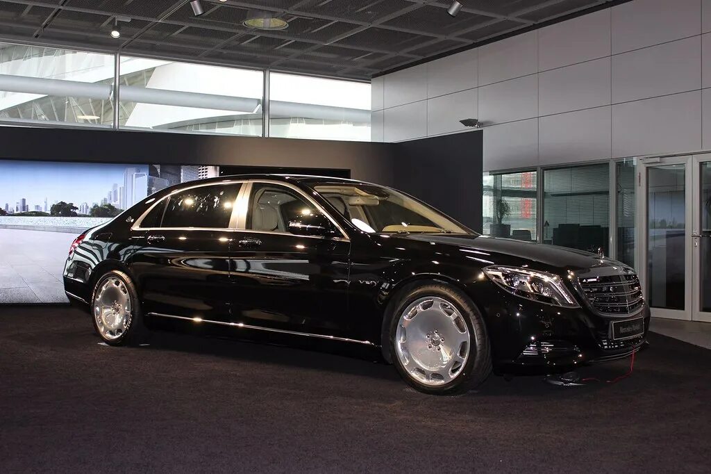 S600 цена. Maybach s600 v12. Мерседес s600 v12. Mercedes Maybach v12. Мерседес Бенц s600 v12.