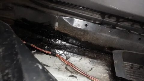 Вода в салоне приоры