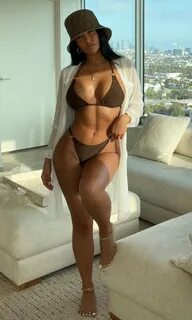 Ashlyn Castro. © ashlyncastro. 