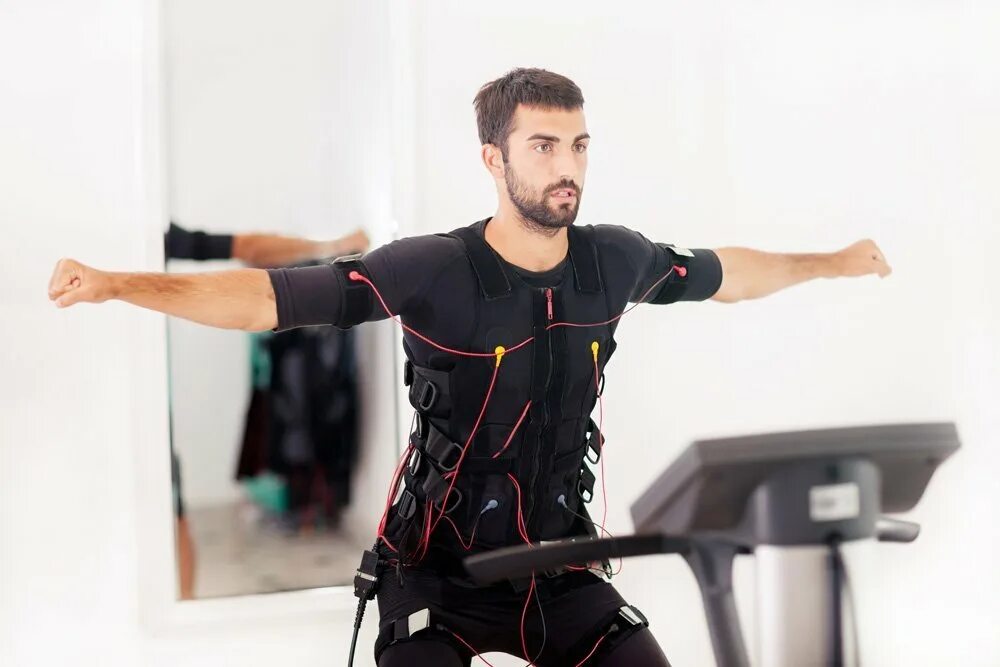 Ems time. Ems training. эмс тренировки. эмс тренажер. тренировки в электрическом костюме.