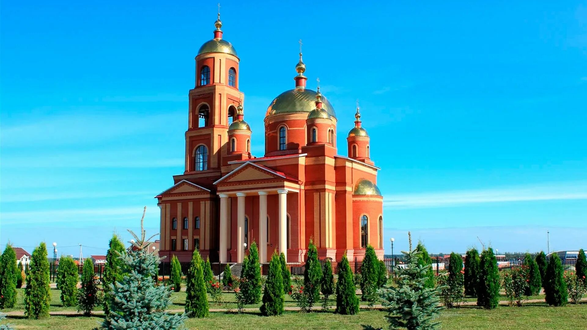 Фотографии белгородской области. Церковь Строитель Белгородская область. Храм в Шебекино Белгородской области. Храм разумное Белгородской области. Достопримечательности города Строитель Белгородской области.