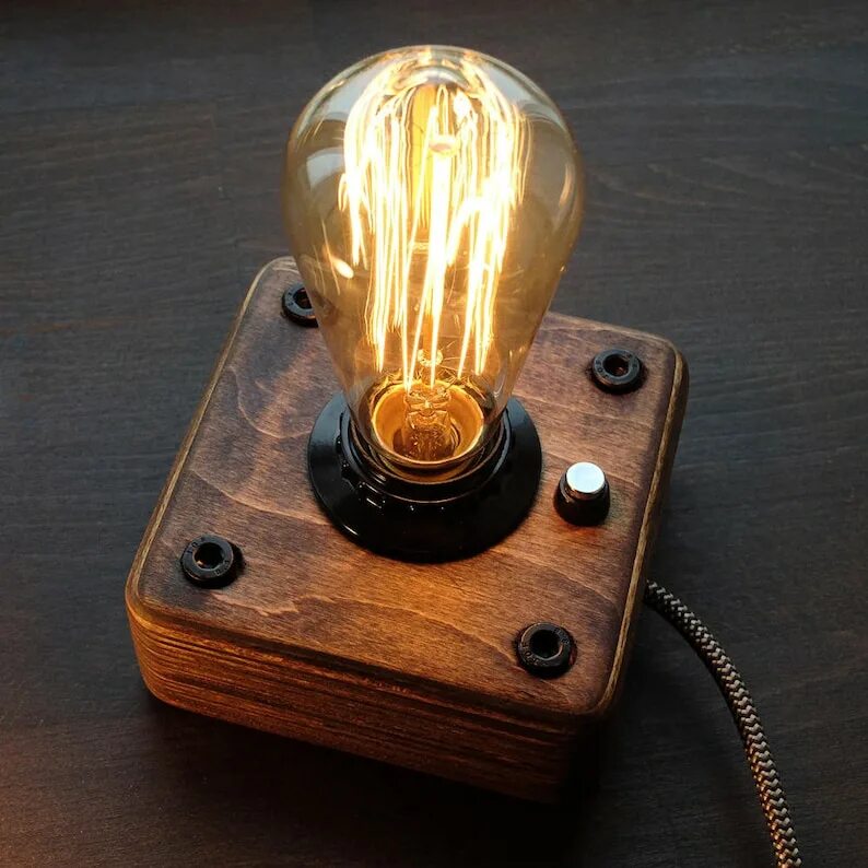 Самодельная лампочка. Steampunk Lamp Edison Lamp. Светильник Edison. Светильники с лампочками Эдисона. Настольная лампа Эдисона.