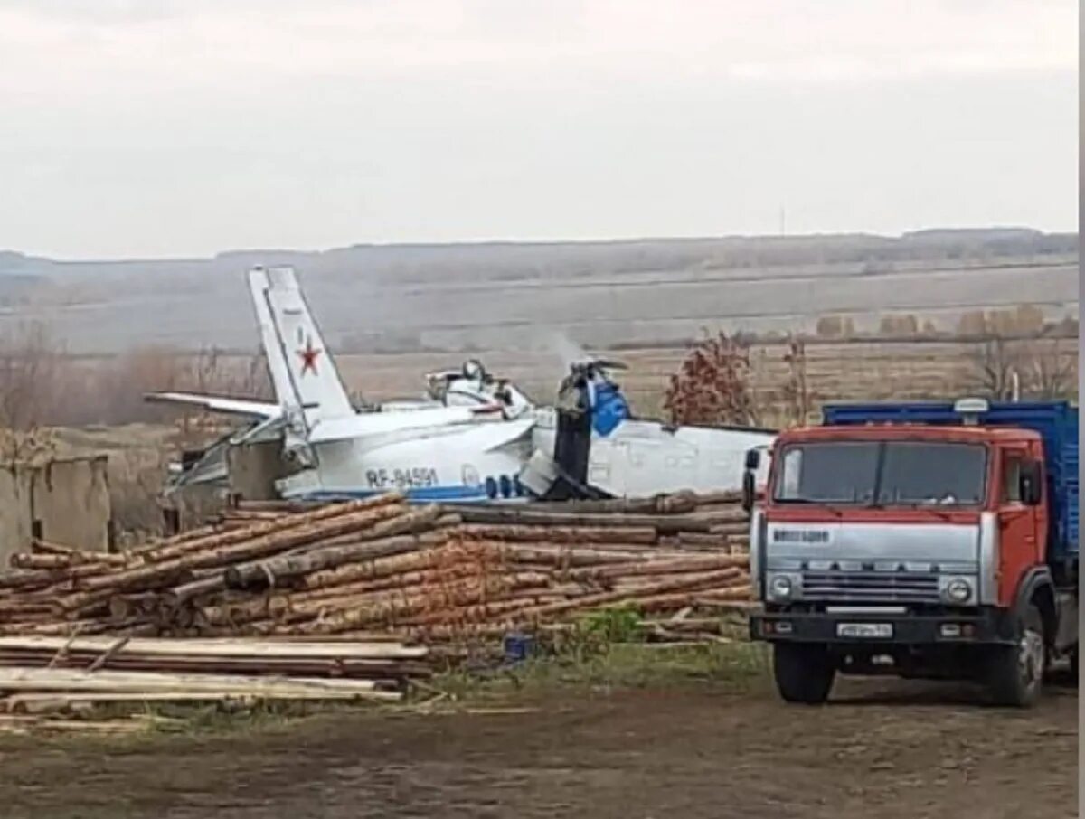 Падение самолетов в россии. Катастрофа l-410 в Иркутской области. Крушение самолета в Мензелинске. Катастрофа л410 в Мензелинске. Катастрофа АН-12 под Иркутском фото.