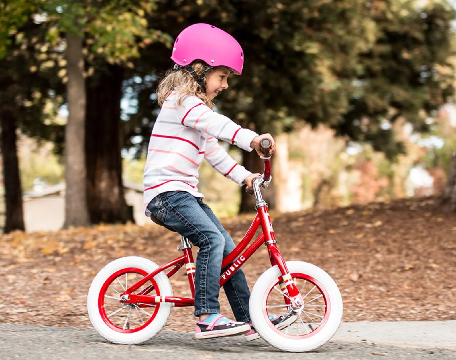 Велосипед для детей от года лучшие. Bicycle детский. Children's Balance Bike. Balance Bike for Kids. Обои детский велосипед.
