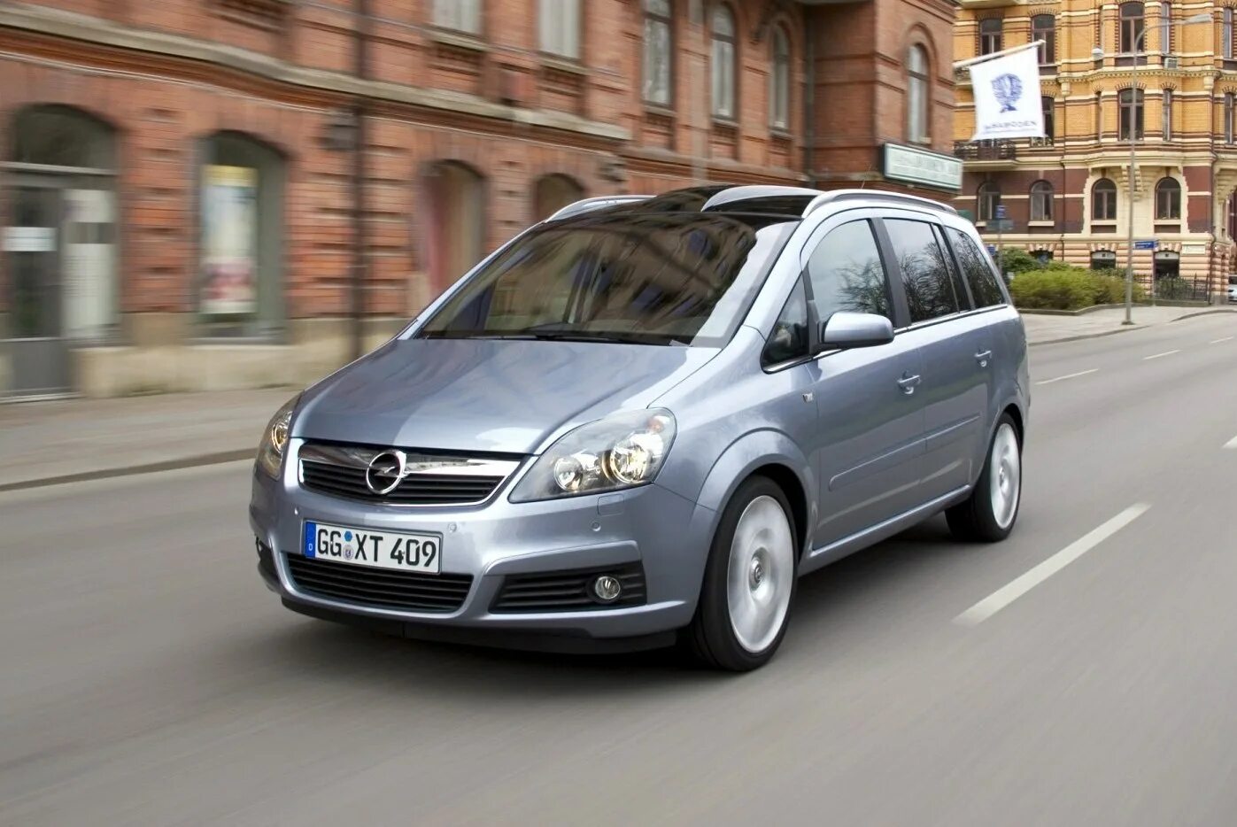 Отзыв зафира б. Opel Zafira. Опель Зафира минивэн 2008. Opel Zafira b. Опель Зафира 98.