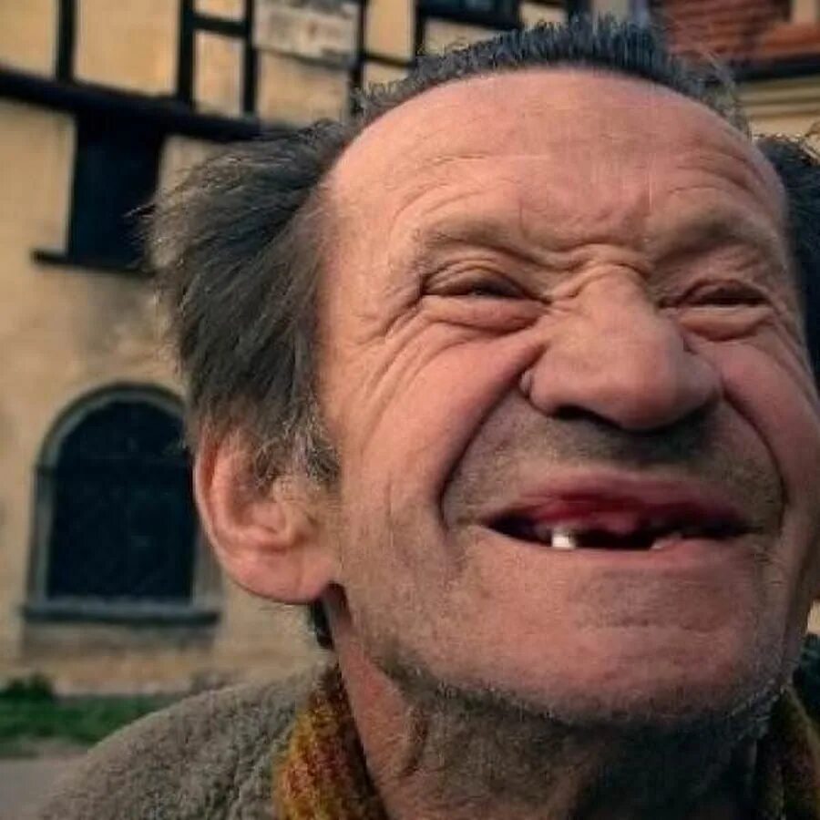 Улыбайся даже когда тебе грустно. Нормально я улыбаюсь. Нормально я улыбаюсь. Улыбайся. Улыбнись ведь улыбка тебе так идет.